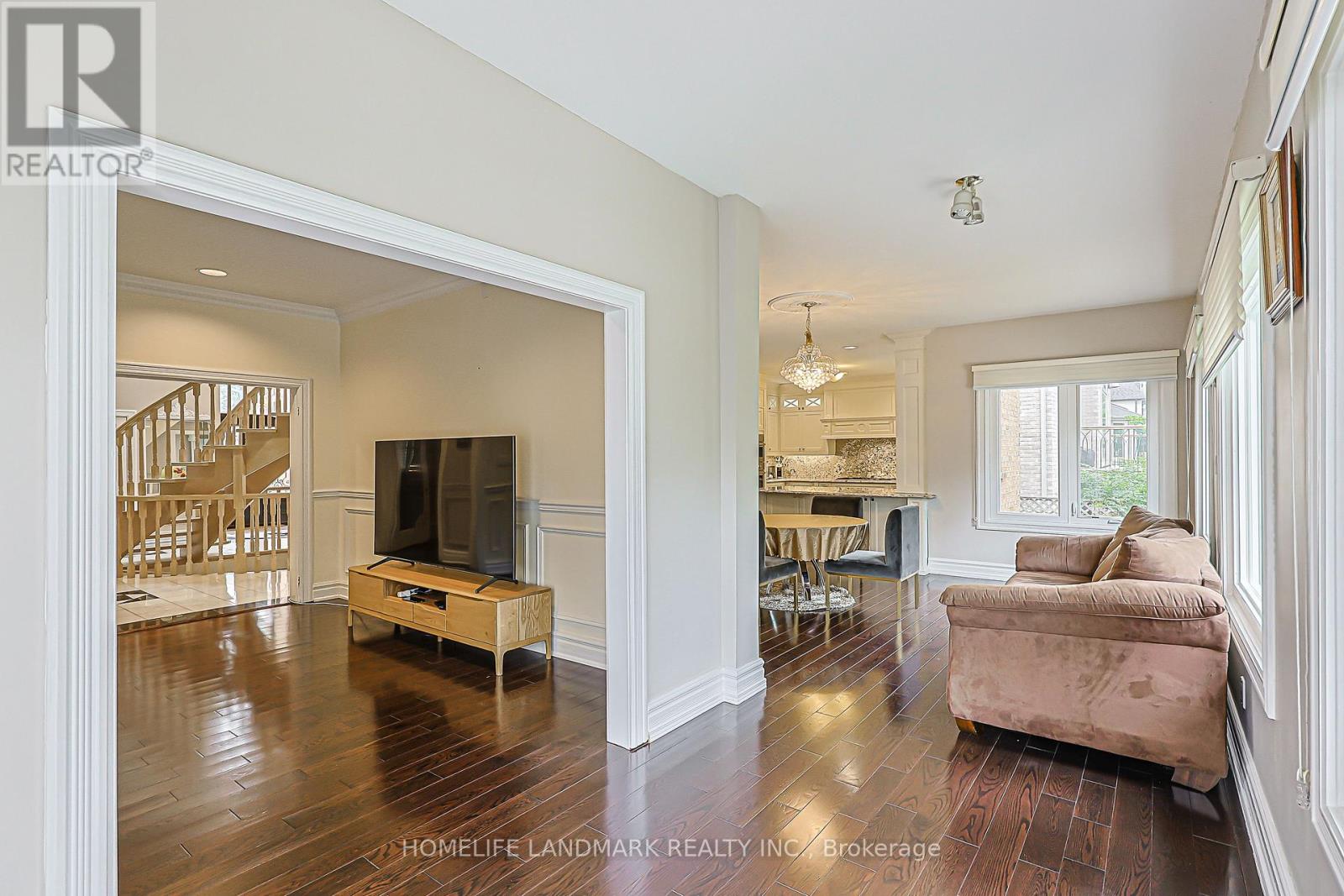 252 Dunview Avenue N, Toronto, Ontario  M2N 4J2 - Photo 13 - C13833468