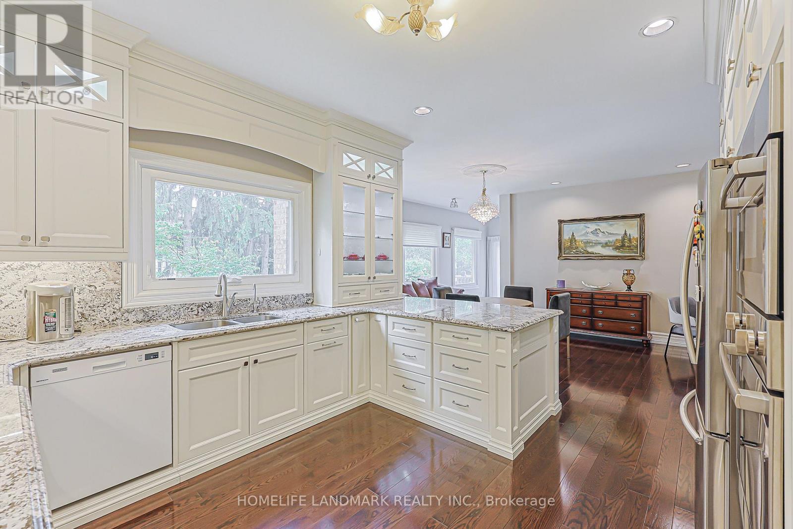 252 Dunview Avenue N, Toronto, Ontario  M2N 4J2 - Photo 19 - C13833468