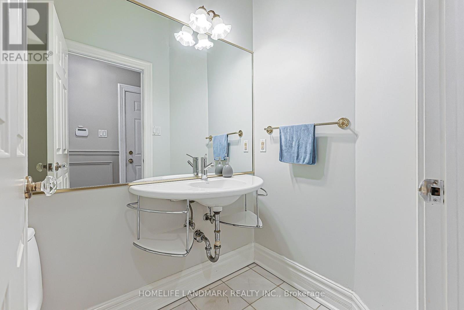 252 Dunview Avenue N, Toronto, Ontario  M2N 4J2 - Photo 21 - C13833468