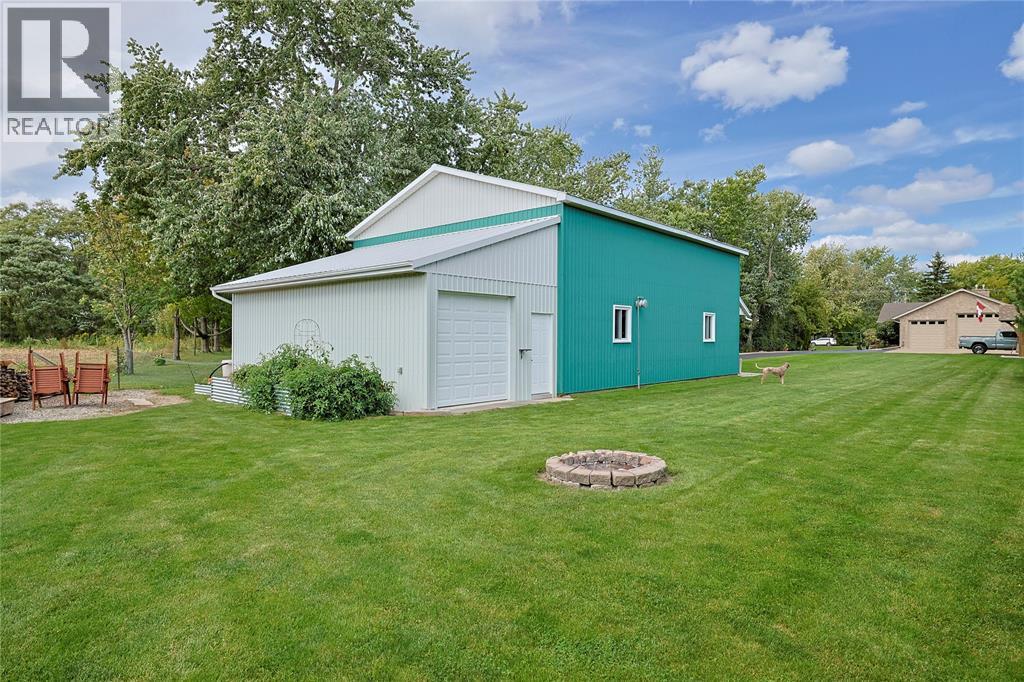 5121 Lakeshore Road, Plympton-Wyoming, Ontario  N0N 1J6 - Photo 12 - 26022698
