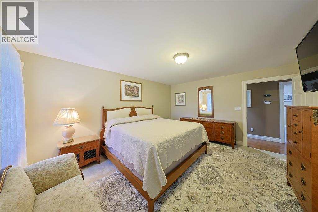 5121 Lakeshore Road, Plympton-Wyoming, Ontario  N0N 1J6 - Photo 22 - 26022698