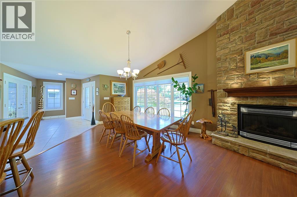 5121 Lakeshore Road, Plympton-Wyoming, Ontario  N0N 1J6 - Photo 32 - 26022698
