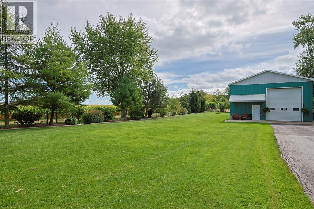 5121 Lakeshore Road, Plympton-Wyoming, Ontario  N0N 1J6 - Photo 7 - 26022698