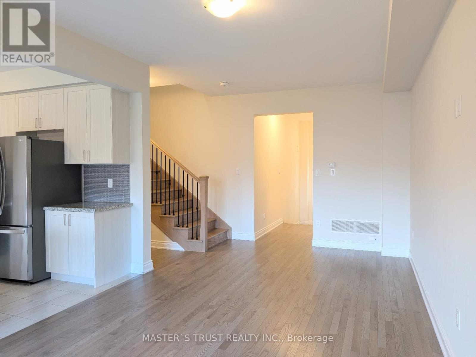 163 Heritage Street, Bradford West Gwillimbury (Bradford), Ontario  L3Z 4M6 - Photo 6 - N13833538