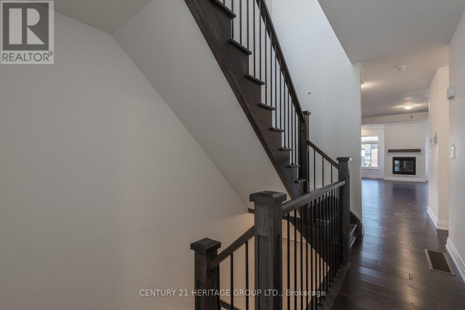172 Franklin Trail, Barrie, Ontario  L9J 0J2 - Photo 6 - S13833494
