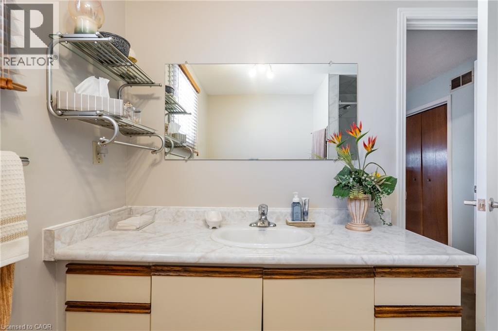 437 Eaglewood Drive, Hamilton, Ontario  L8W 2T1 - Photo 19 - 40866856