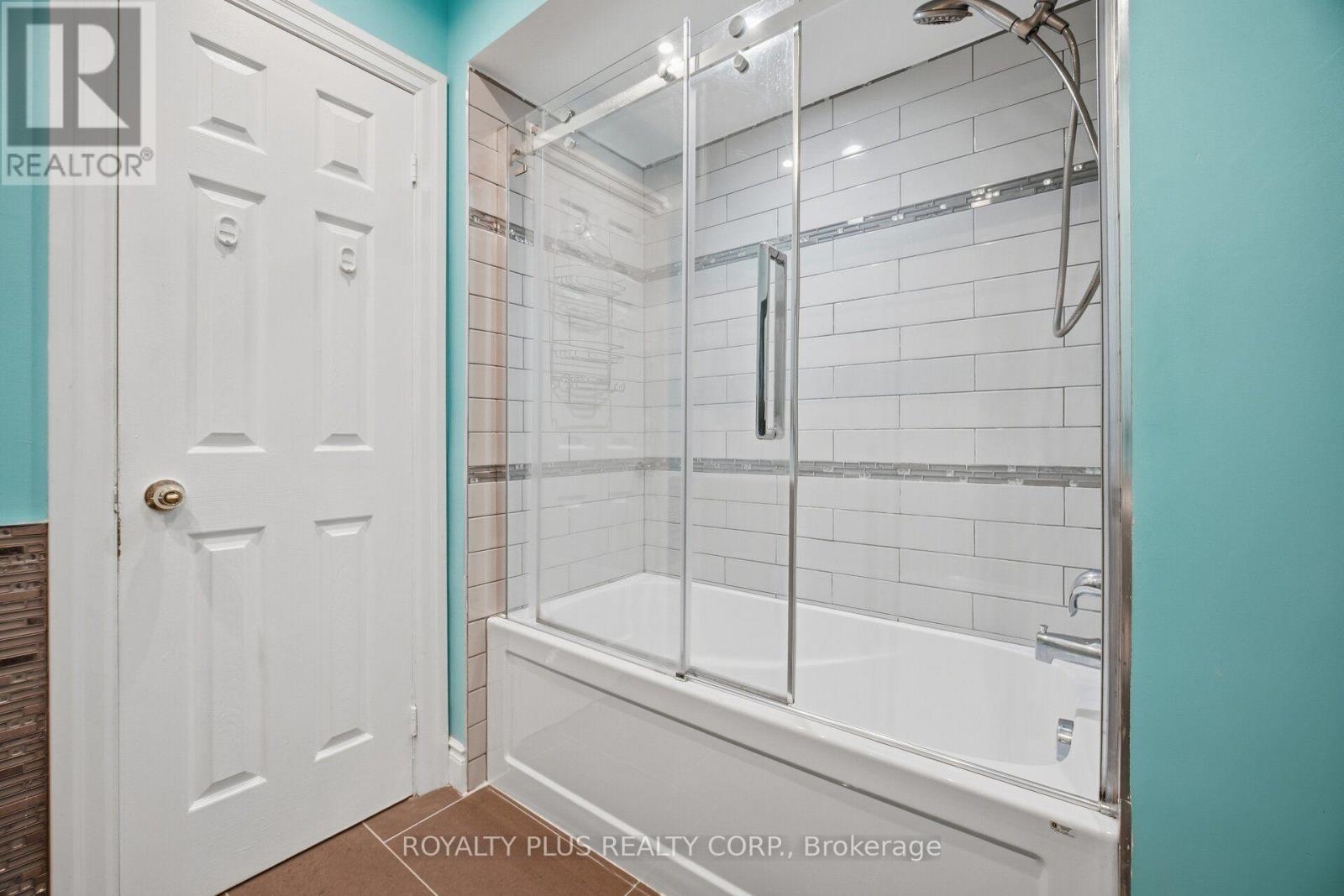 77 Arthurs Crescent, Brampton, Ontario  L6Y 4Y3 - Photo 27 - W13833480