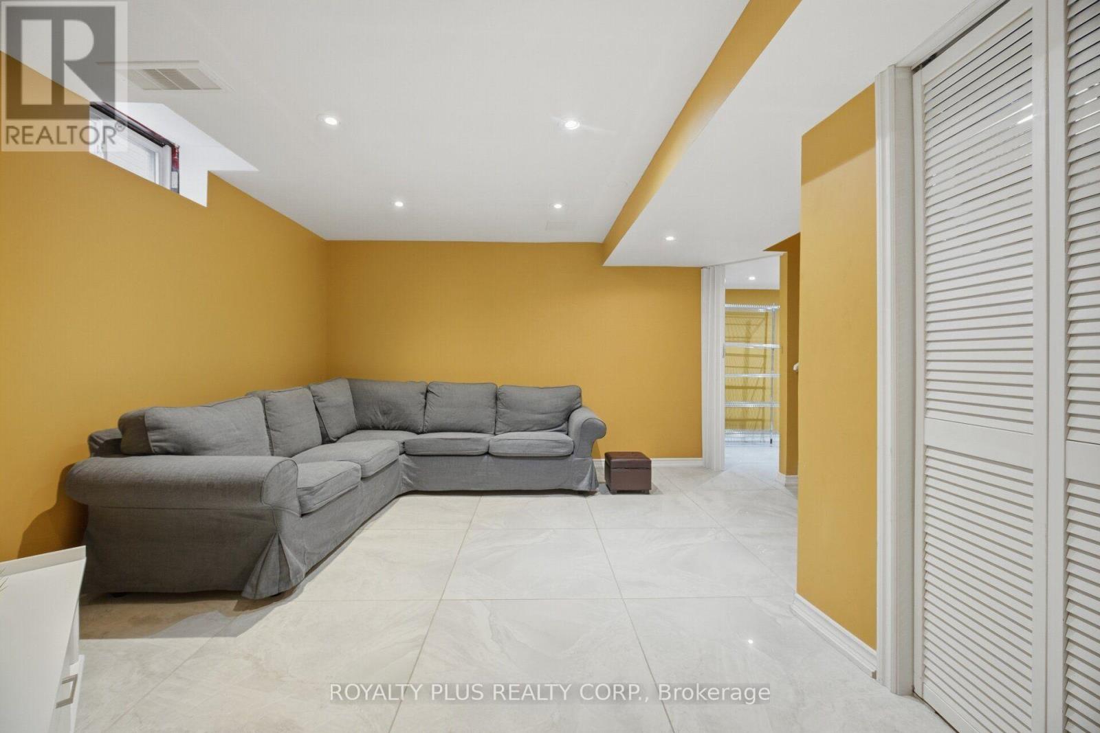 77 Arthurs Crescent, Brampton, Ontario  L6Y 4Y3 - Photo 29 - W13833480
