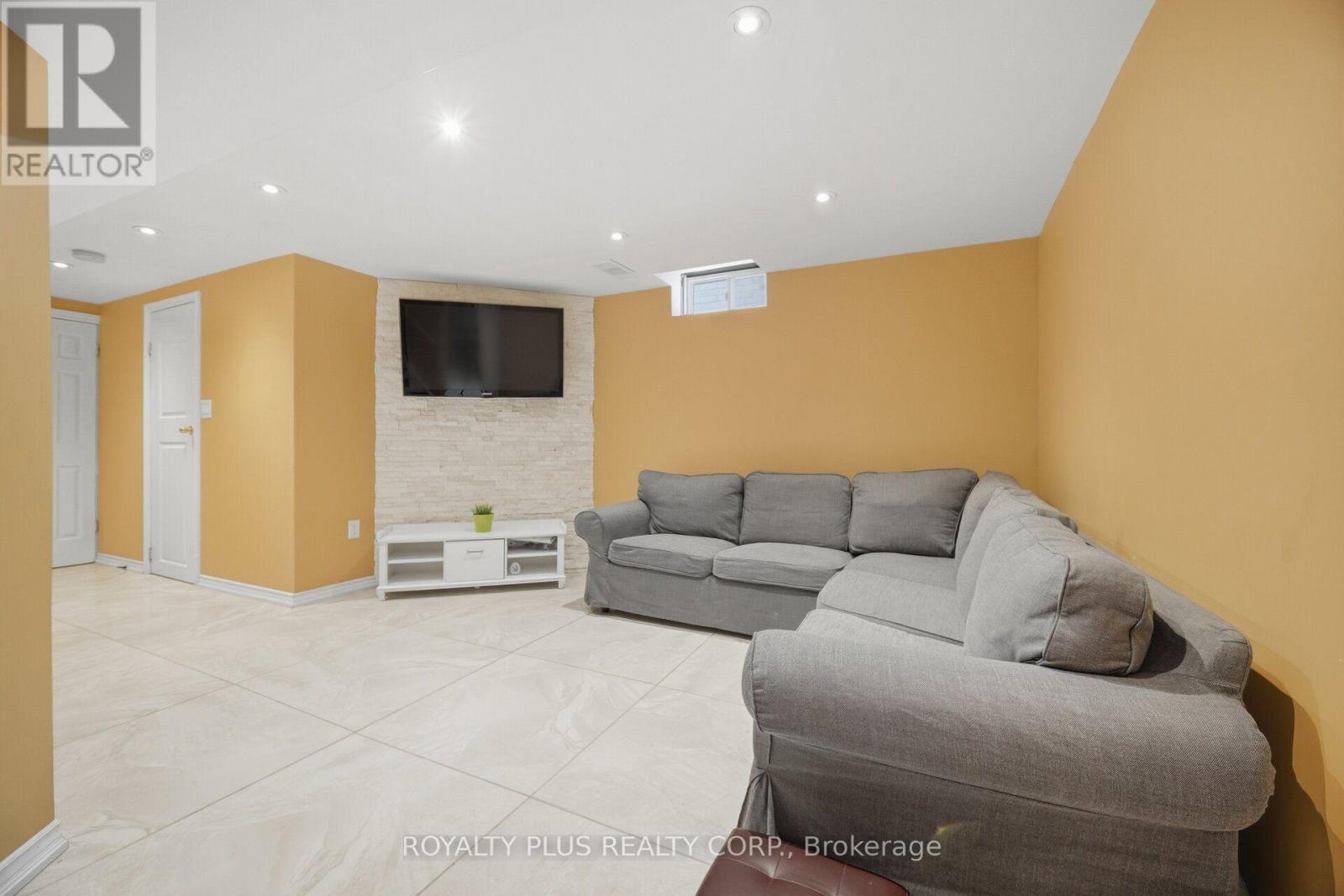 77 Arthurs Crescent, Brampton, Ontario  L6Y 4Y3 - Photo 31 - W13833480