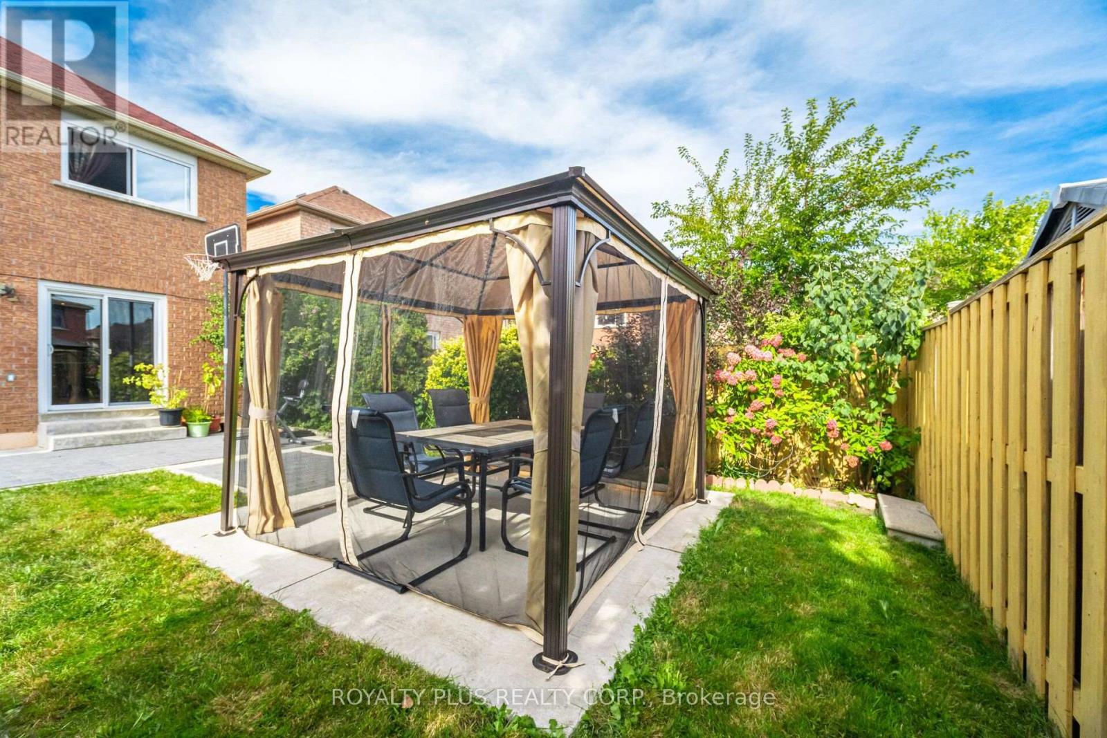 77 Arthurs Crescent, Brampton, Ontario  L6Y 4Y3 - Photo 43 - W13833480