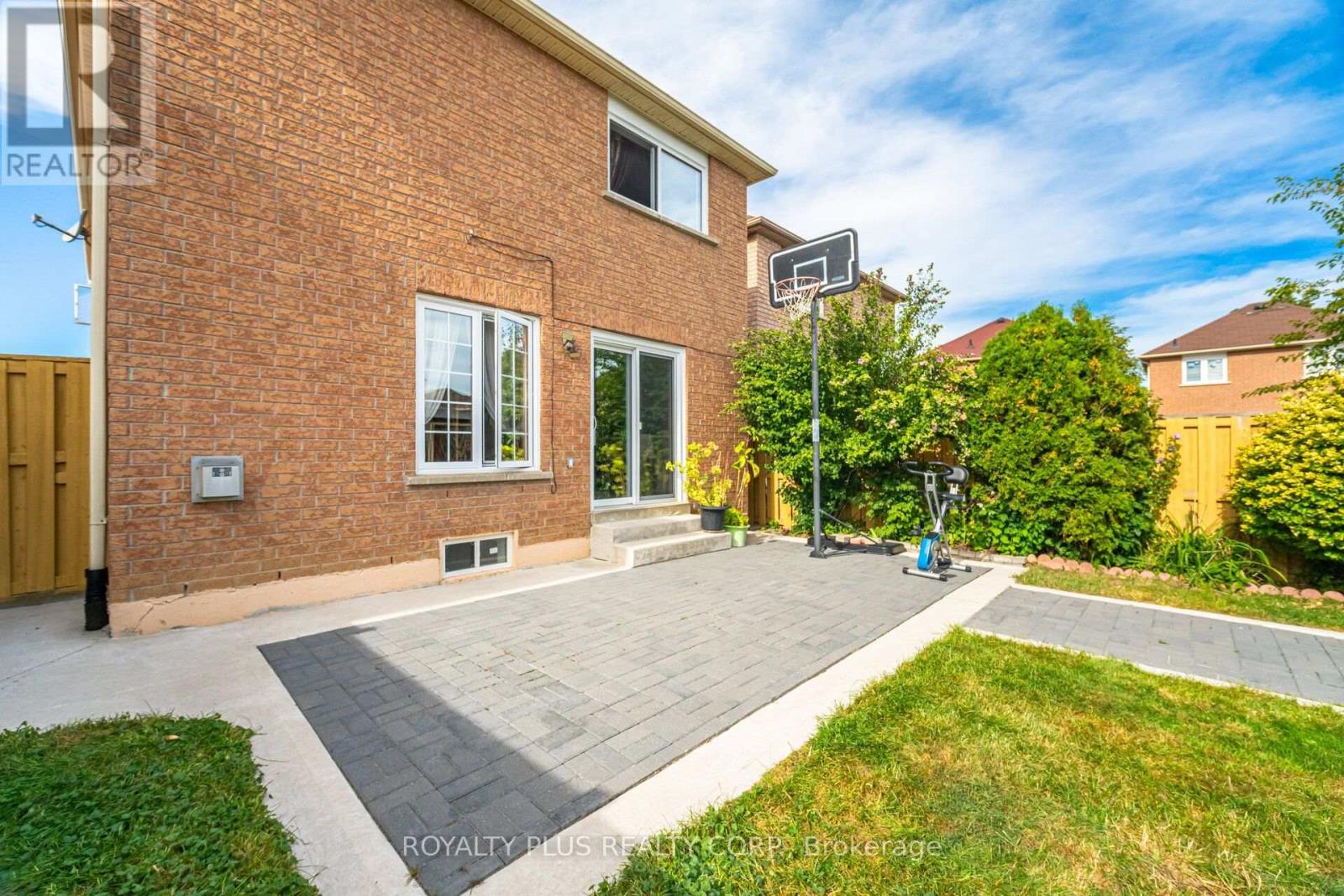 77 Arthurs Crescent, Brampton, Ontario  L6Y 4Y3 - Photo 44 - W13833480
