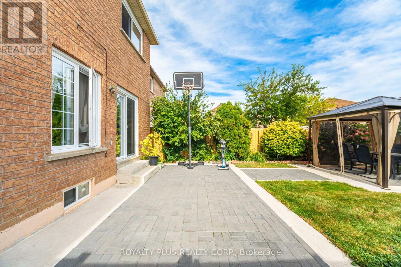 77 Arthurs Crescent, Brampton, Ontario  L6Y 4Y3 - Photo 45 - W13833480