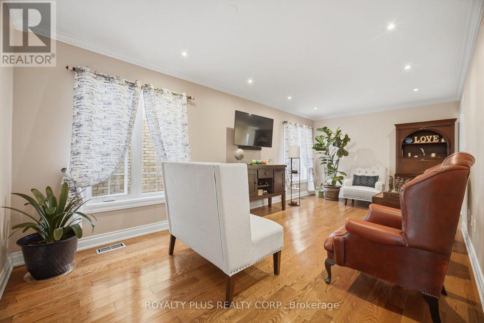 77 Arthurs Crescent, Brampton, Ontario  L6Y 4Y3 - Photo 6 - W13833480