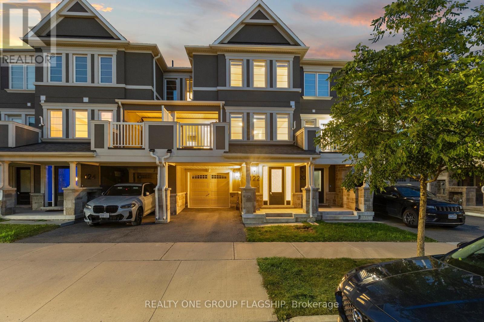 122 Christopher Road, Oakville, Ontario  L6H 0Y1 - Photo 2 - W13833508