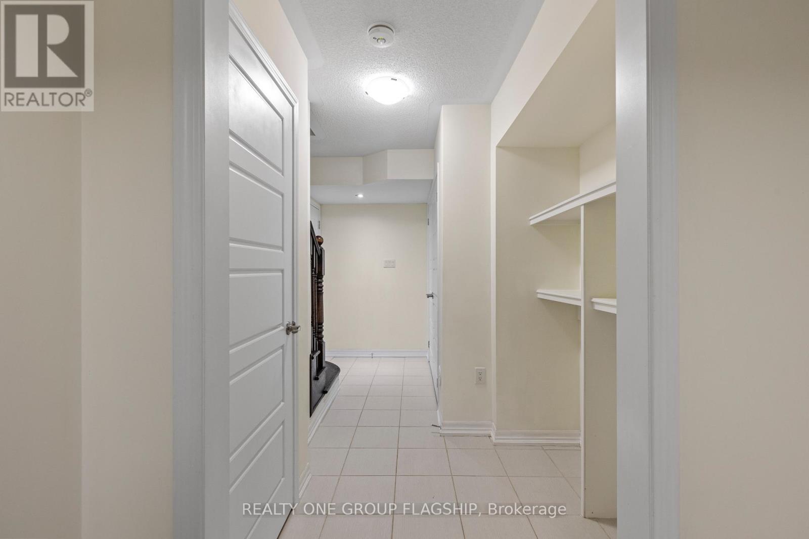 122 Christopher Road, Oakville, Ontario  L6H 0Y1 - Photo 5 - W13833508