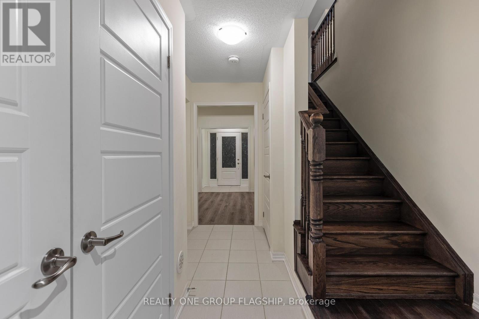 122 Christopher Road, Oakville, Ontario  L6H 0Y1 - Photo 6 - W13833508
