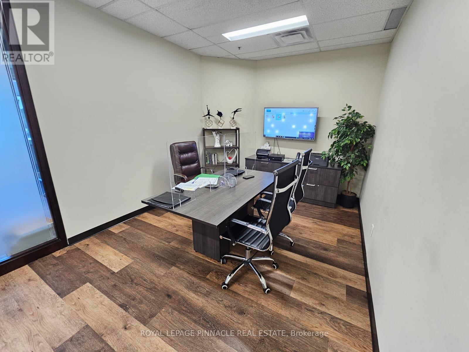 102-C - 5770 Hurontario Street W, Mississauga, Ontario  L5R 1B3 - Photo 11 - W13833564