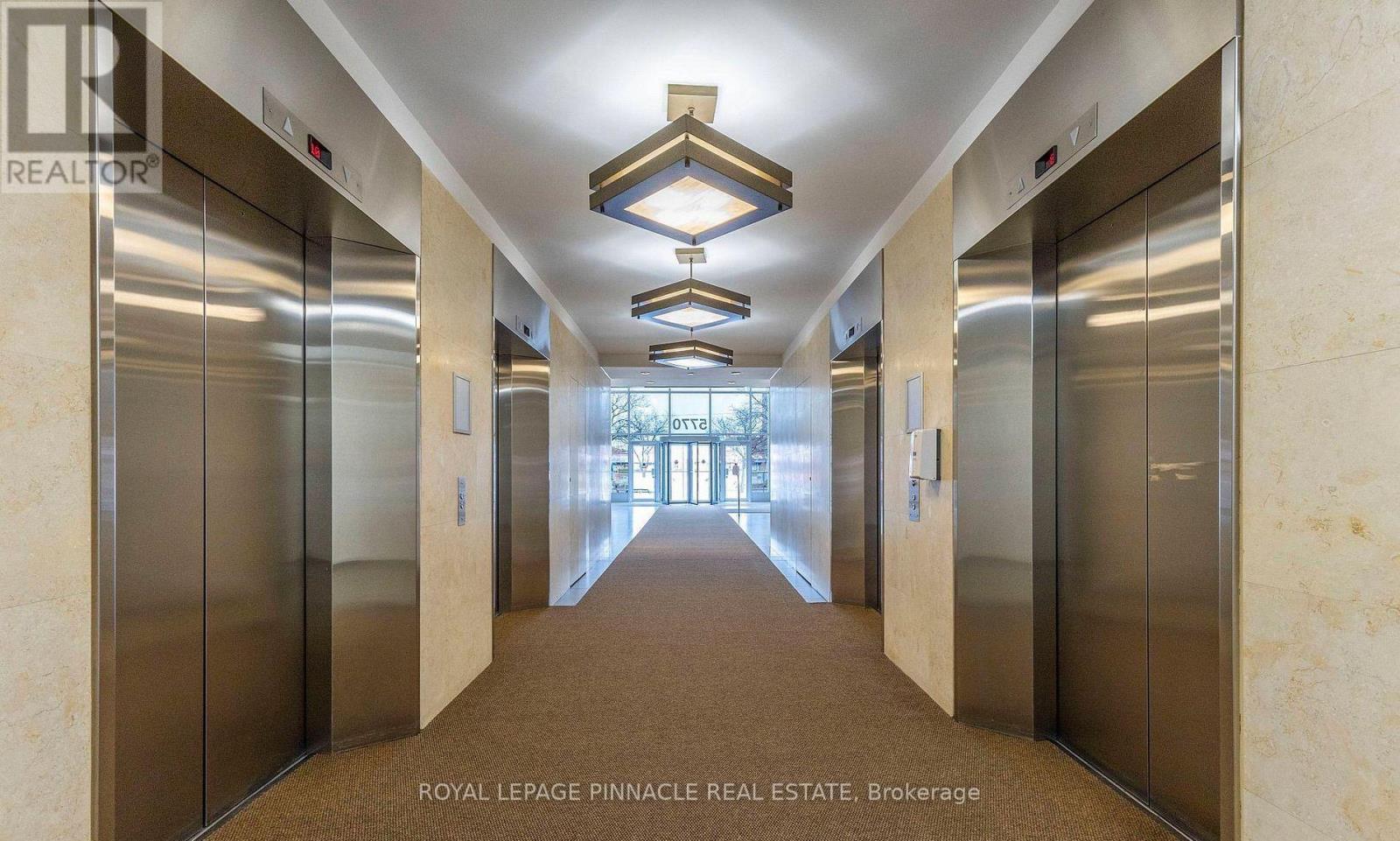102-C - 5770 Hurontario Street W, Mississauga, Ontario  L5R 1B3 - Photo 4 - W13833564