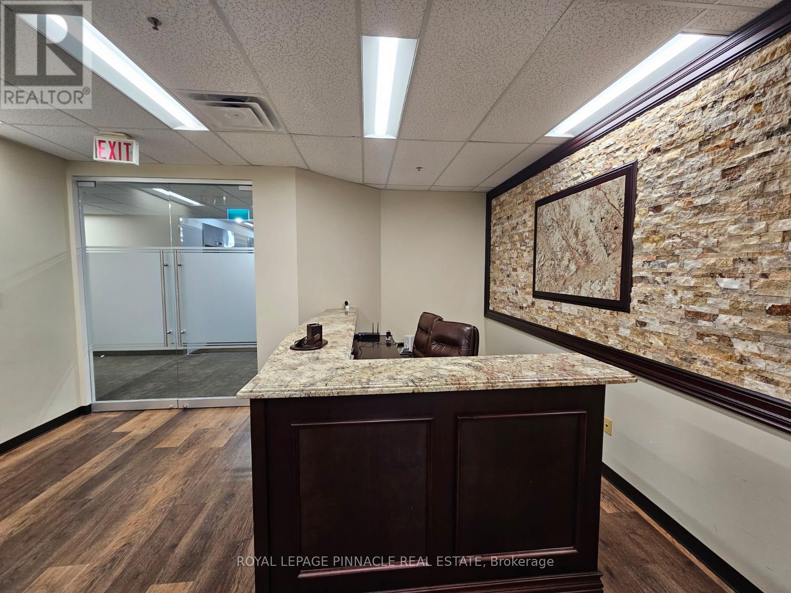 102-C - 5770 Hurontario Street W, Mississauga, Ontario  L5R 1B3 - Photo 6 - W13833564