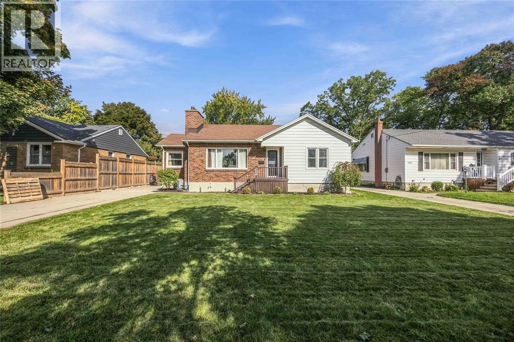 772 Kemsley Drive, Sarnia, Ontario  N7V 2M2 - Photo 2 - 26022727