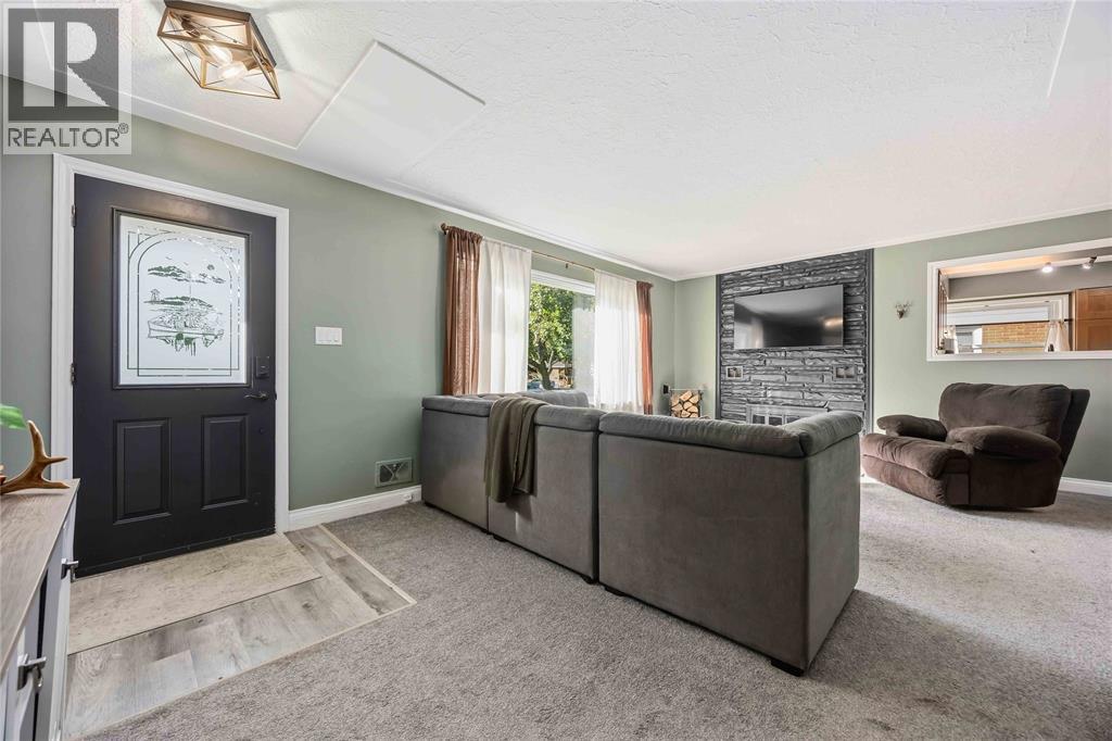 772 Kemsley Drive, Sarnia, Ontario  N7V 2M2 - Photo 3 - 26022727