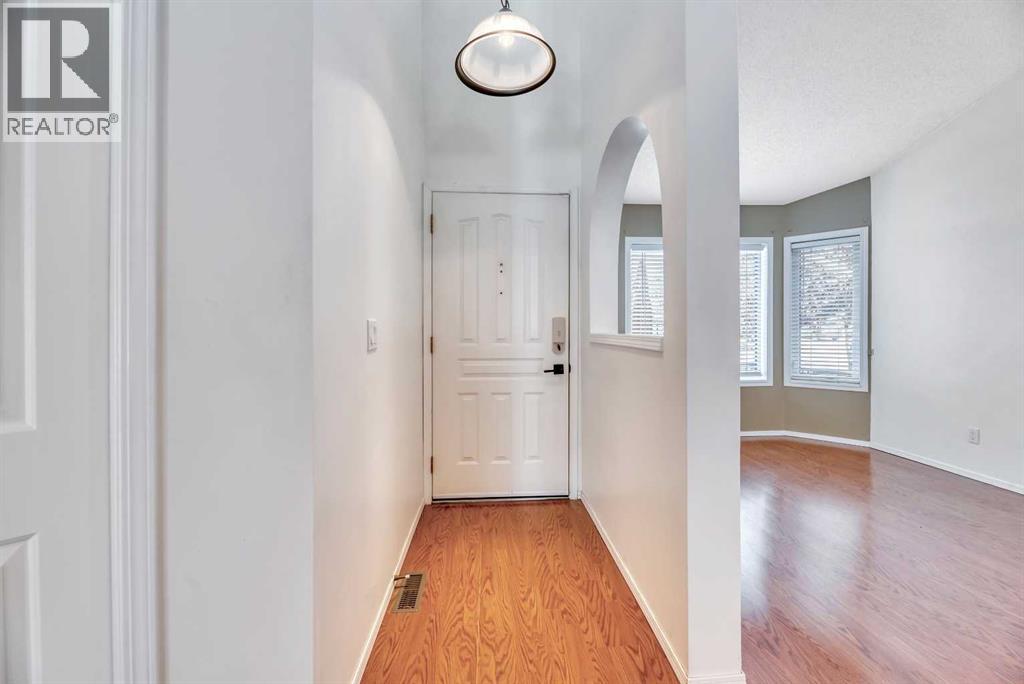545 Riverbend Drive SE, Calgary, Alberta  T2C 3Y1 - Photo 3 - A2348501
