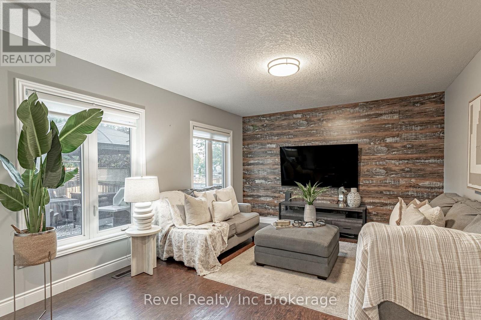 53 Applewood Street, Blandford-Blenheim, Ontario  N0J 1S0 - Photo 14 - X13833616