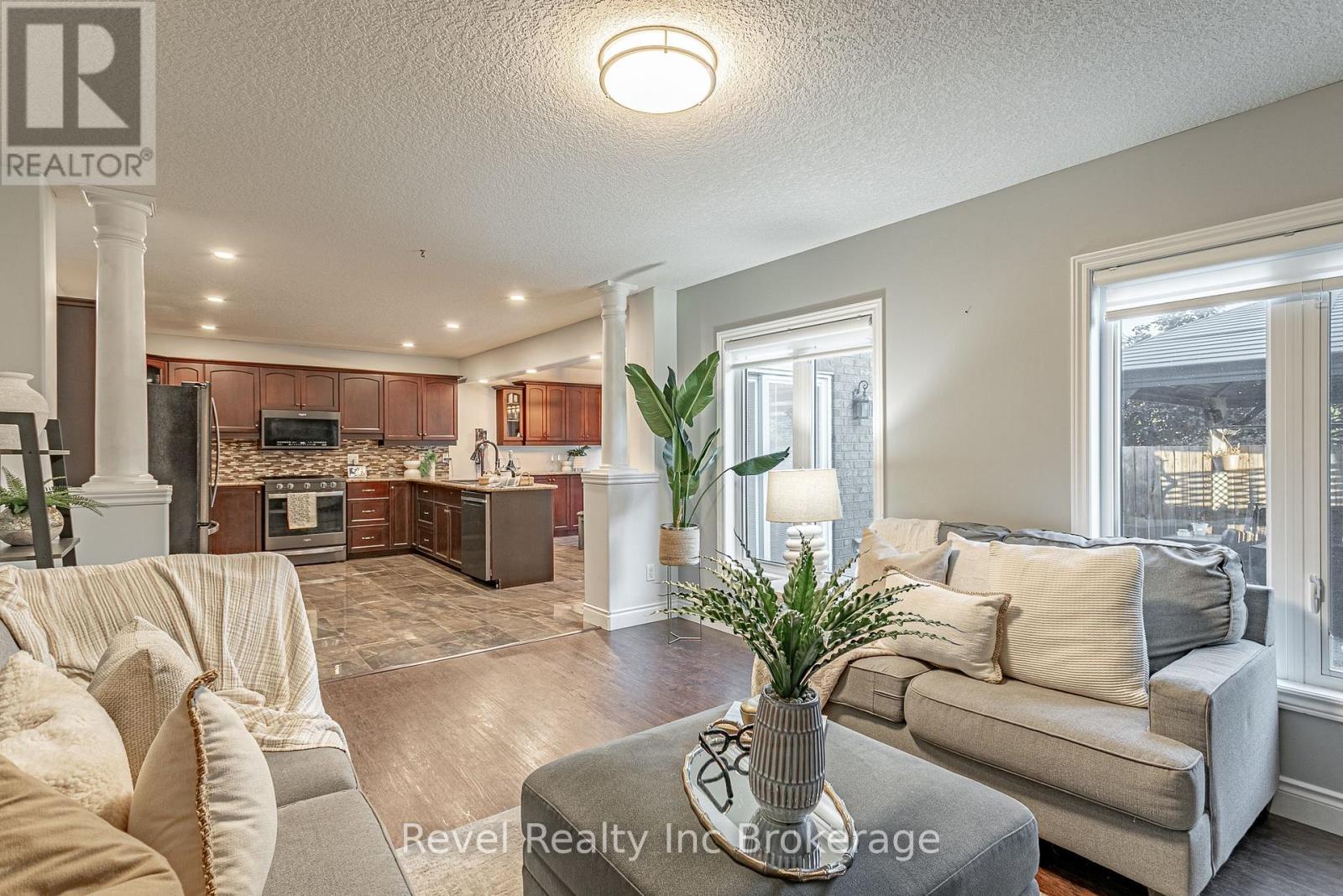 53 Applewood Street, Blandford-Blenheim, Ontario  N0J 1S0 - Photo 15 - X13833616