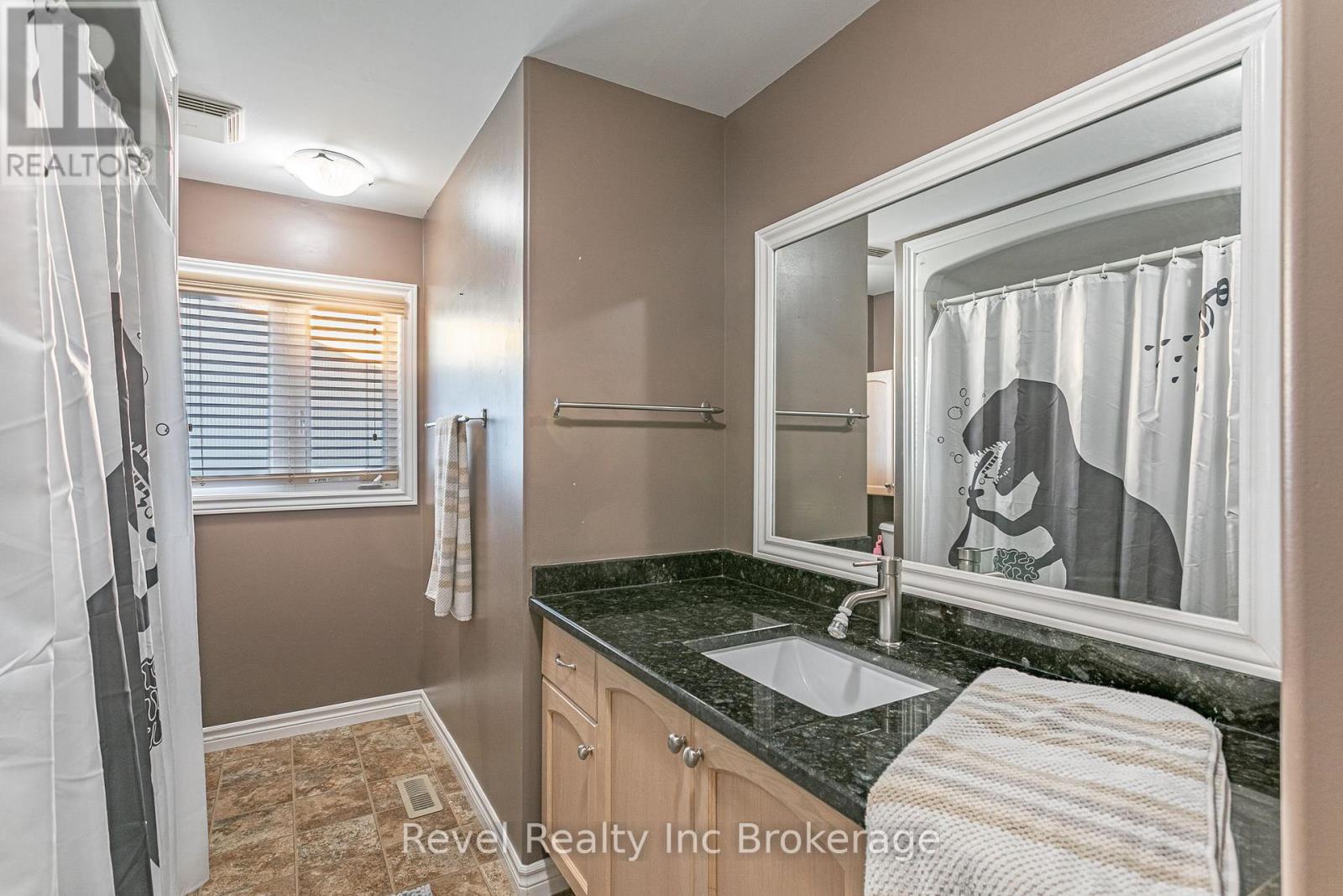 53 Applewood Street, Blandford-Blenheim, Ontario  N0J 1S0 - Photo 20 - X13833616