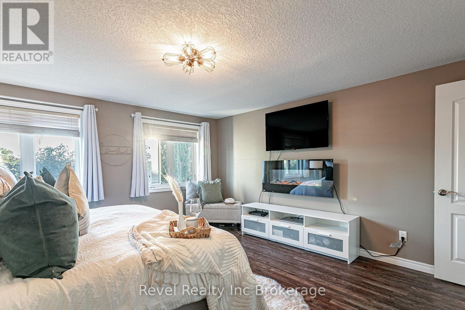 53 Applewood Street, Blandford-Blenheim, Ontario  N0J 1S0 - Photo 24 - X13833616