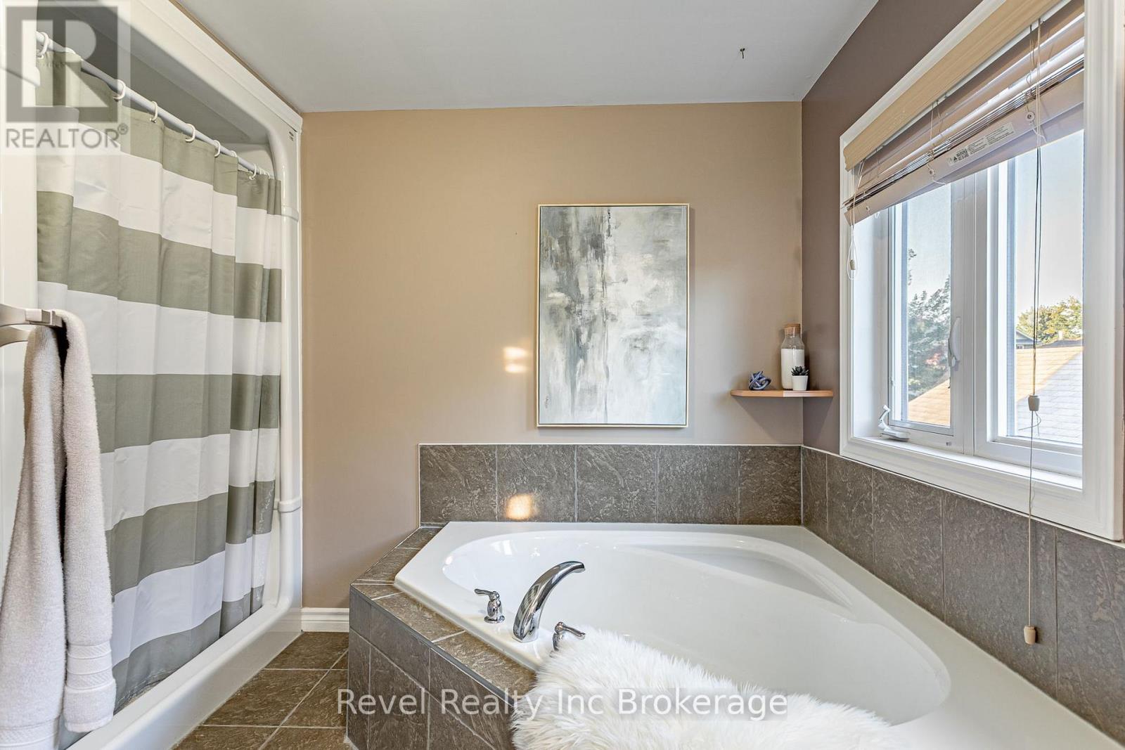 53 Applewood Street, Blandford-Blenheim, Ontario  N0J 1S0 - Photo 27 - X13833616