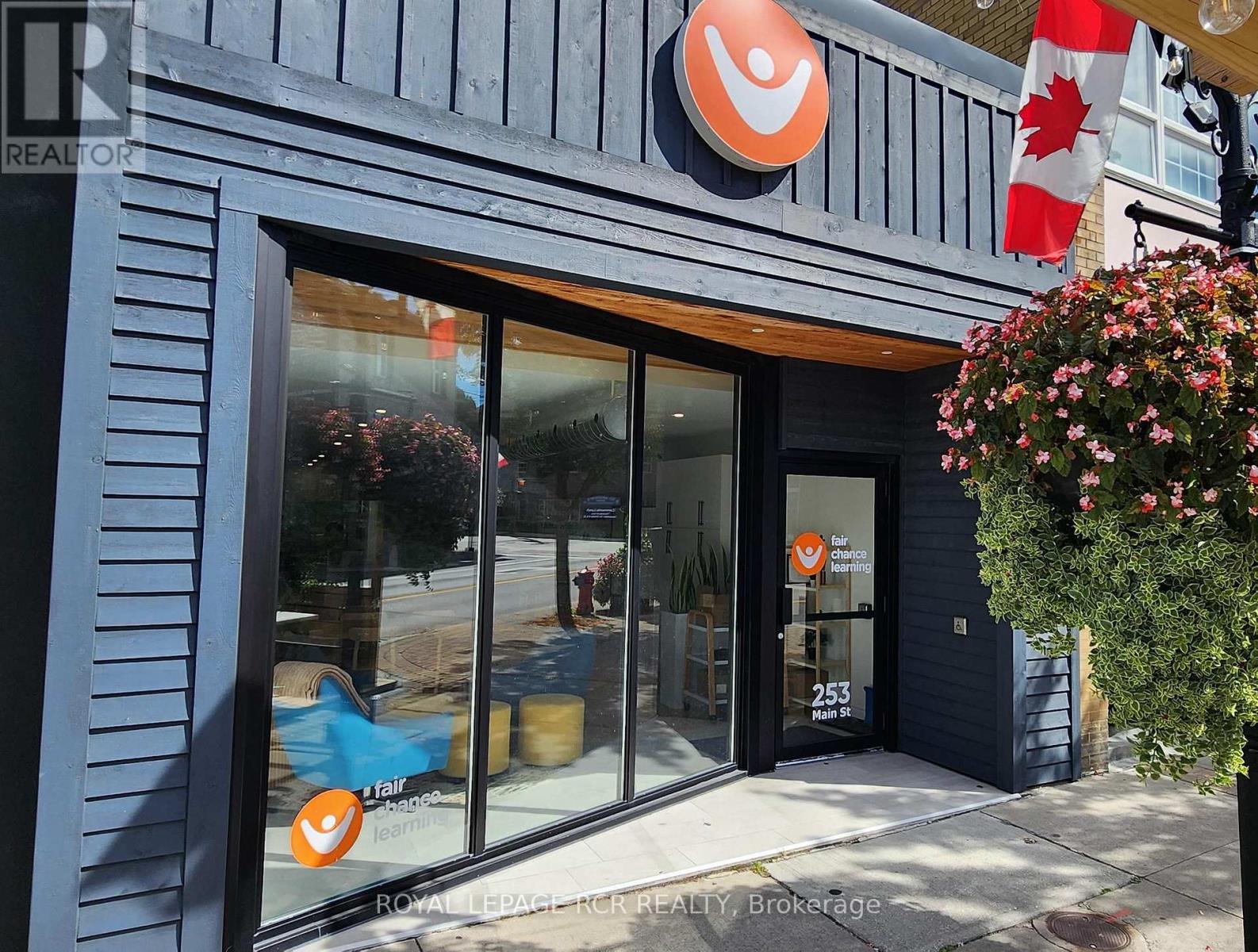 253 MAIN STREET S, Newmarket, Ontario
