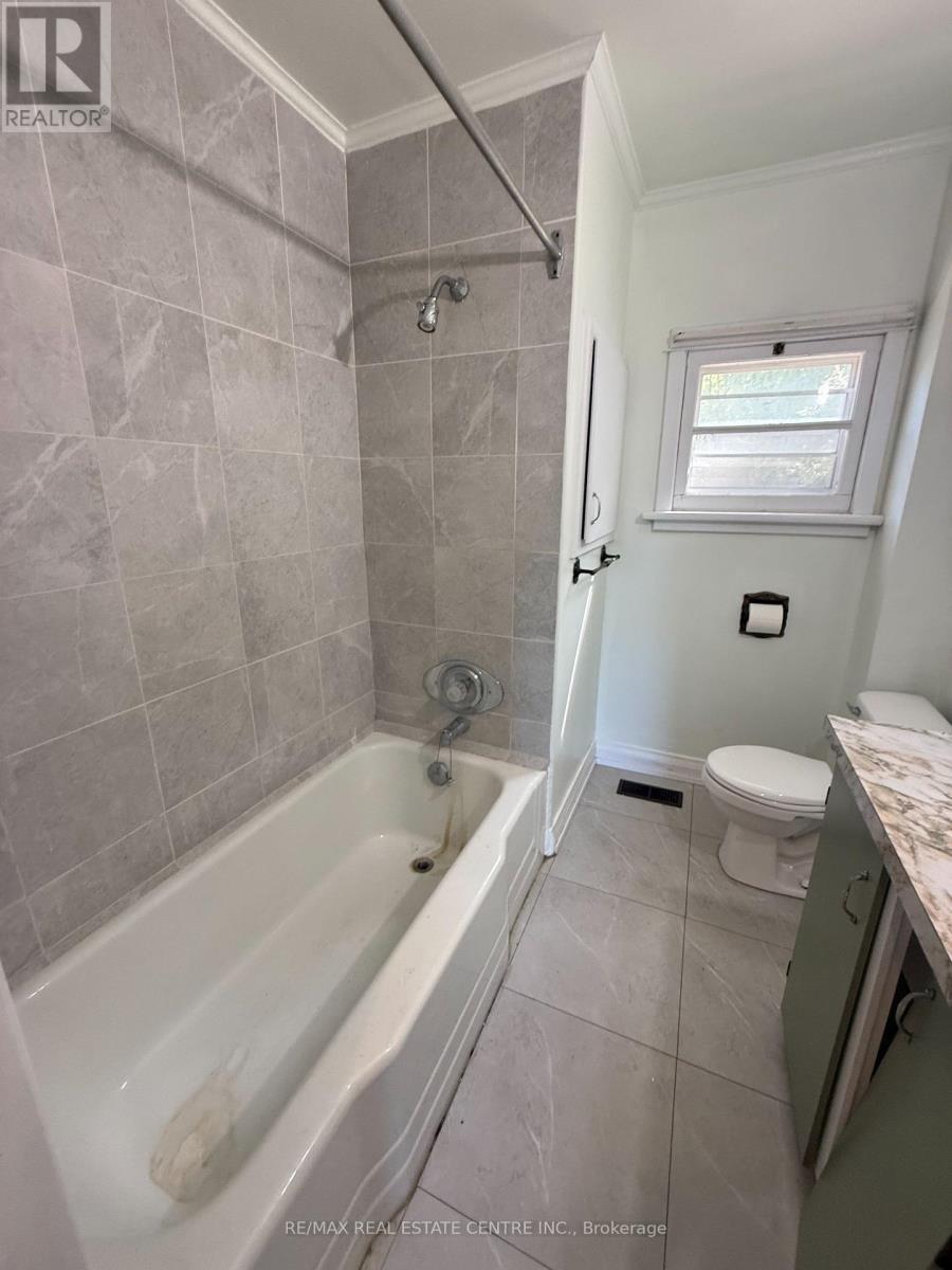 58 John Street, Halton Hills, Ontario  L7G 2J8 - Photo 11 - W13833600