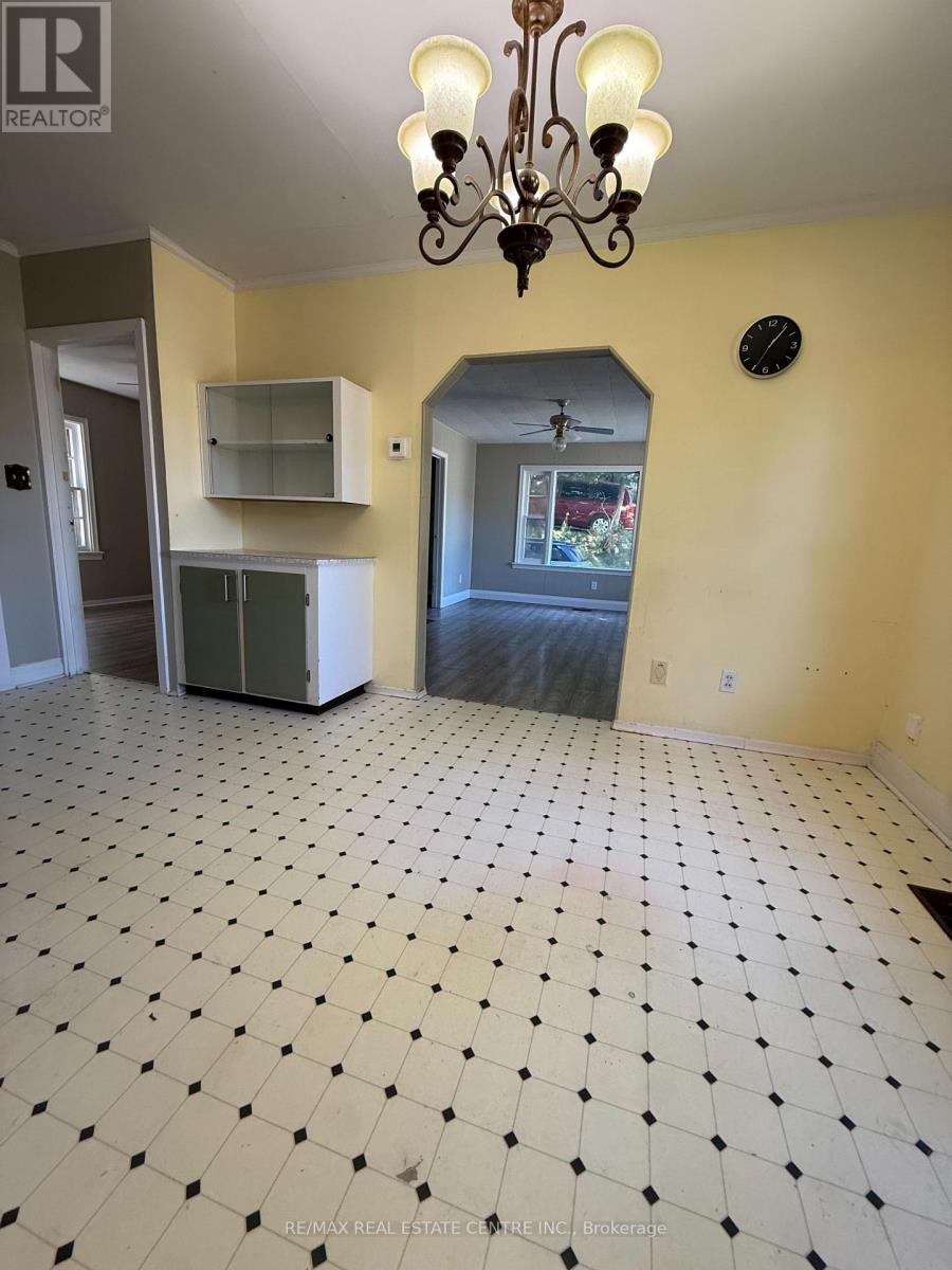 58 John Street, Halton Hills, Ontario  L7G 2J8 - Photo 6 - W13833600