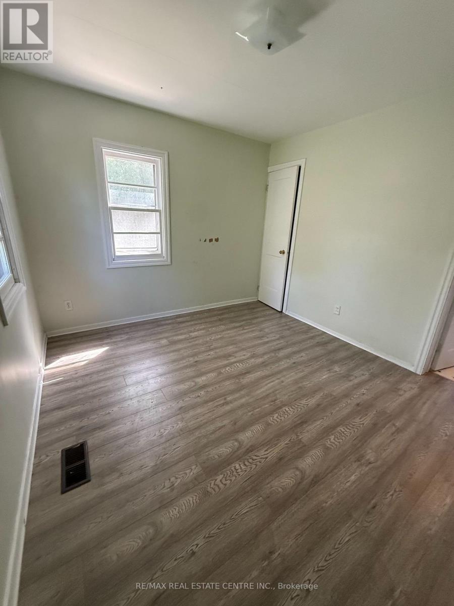 58 John Street, Halton Hills, Ontario  L7G 2J8 - Photo 8 - W13833600