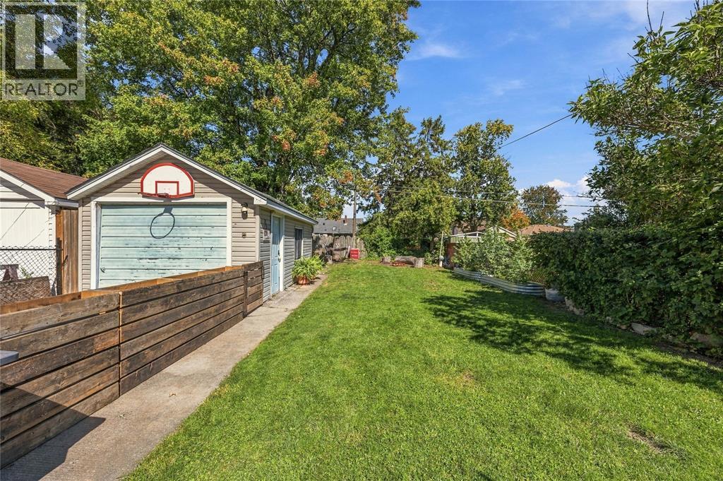 272 Kathleen Avenue, Sarnia, Ontario  N7T 1E3 - Photo 16 - 26023697
