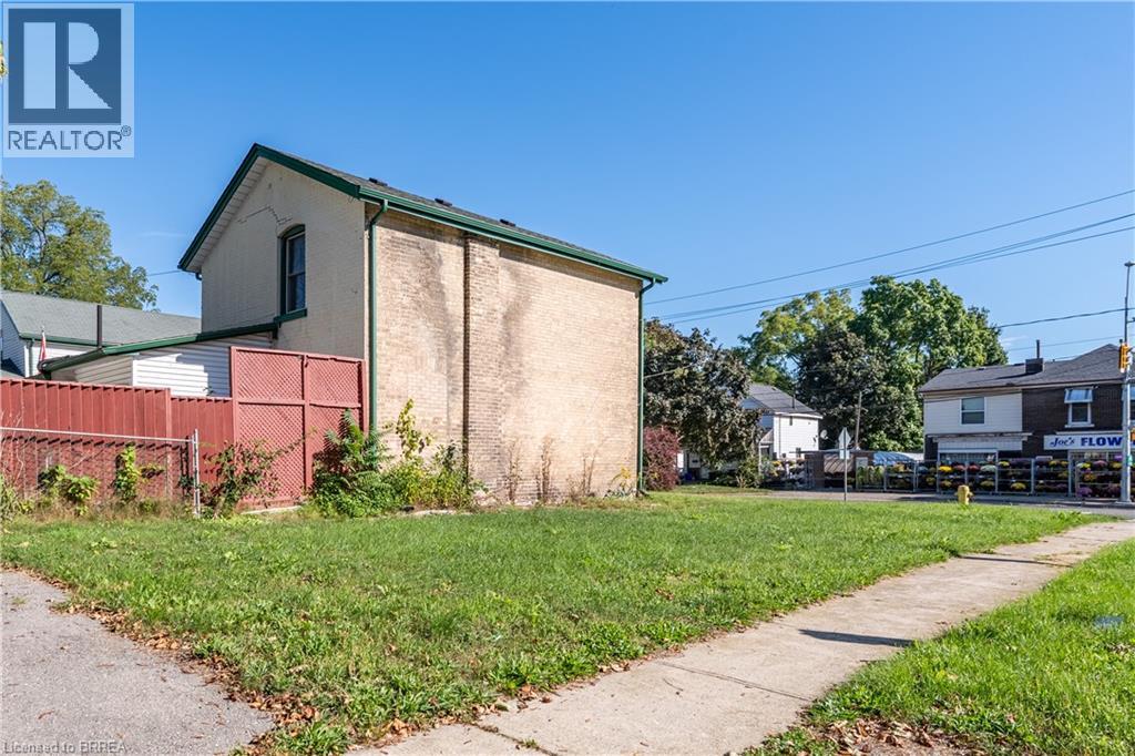 129 Erie Avenue, Brantford, Ontario  N3S 2G3 - Photo 15 - 40862672