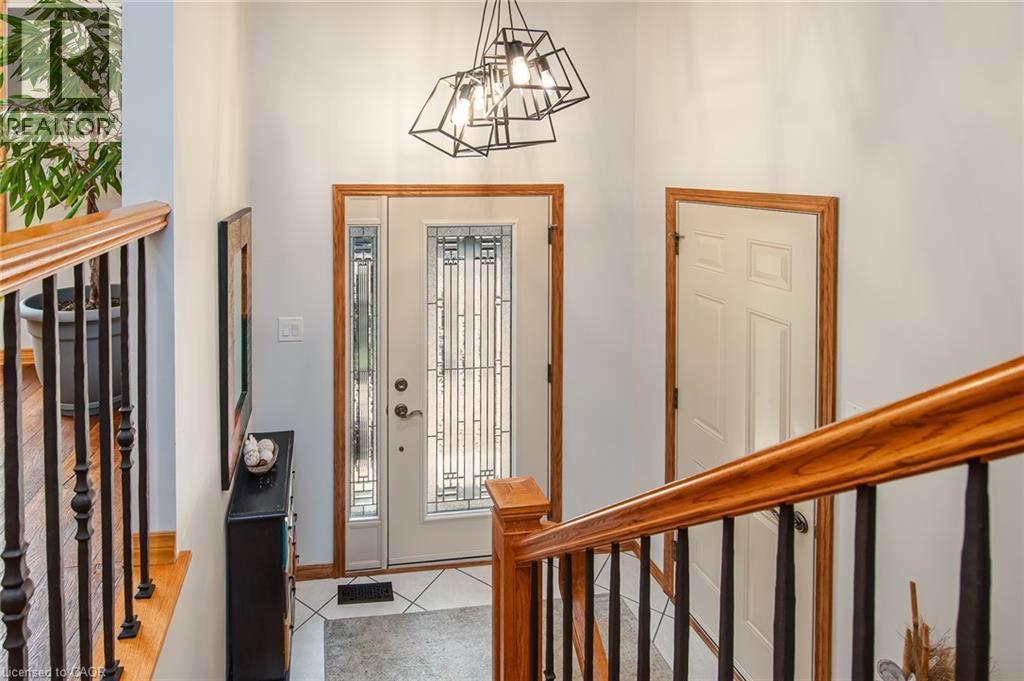 154 Ambleside Court, Waterloo, Ontario  N2K 3E3 - Photo 5 - 40854611