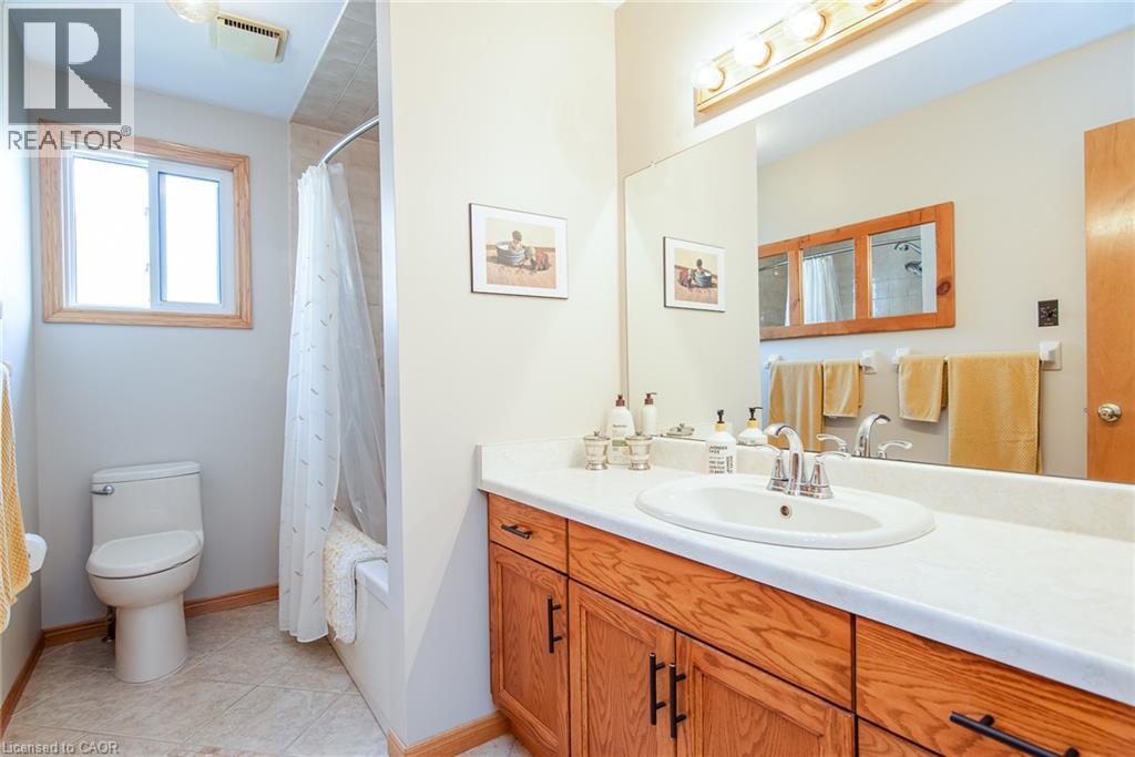 154 Ambleside Court, Waterloo, Ontario  N2K 3E3 - Photo 20 - 40854611
