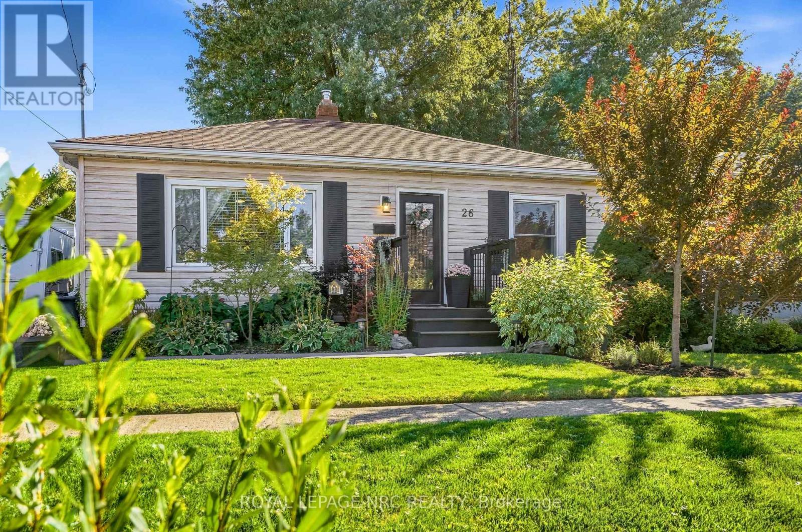 26 BATTERSEA AVENUE, St. Catharines, Ontario