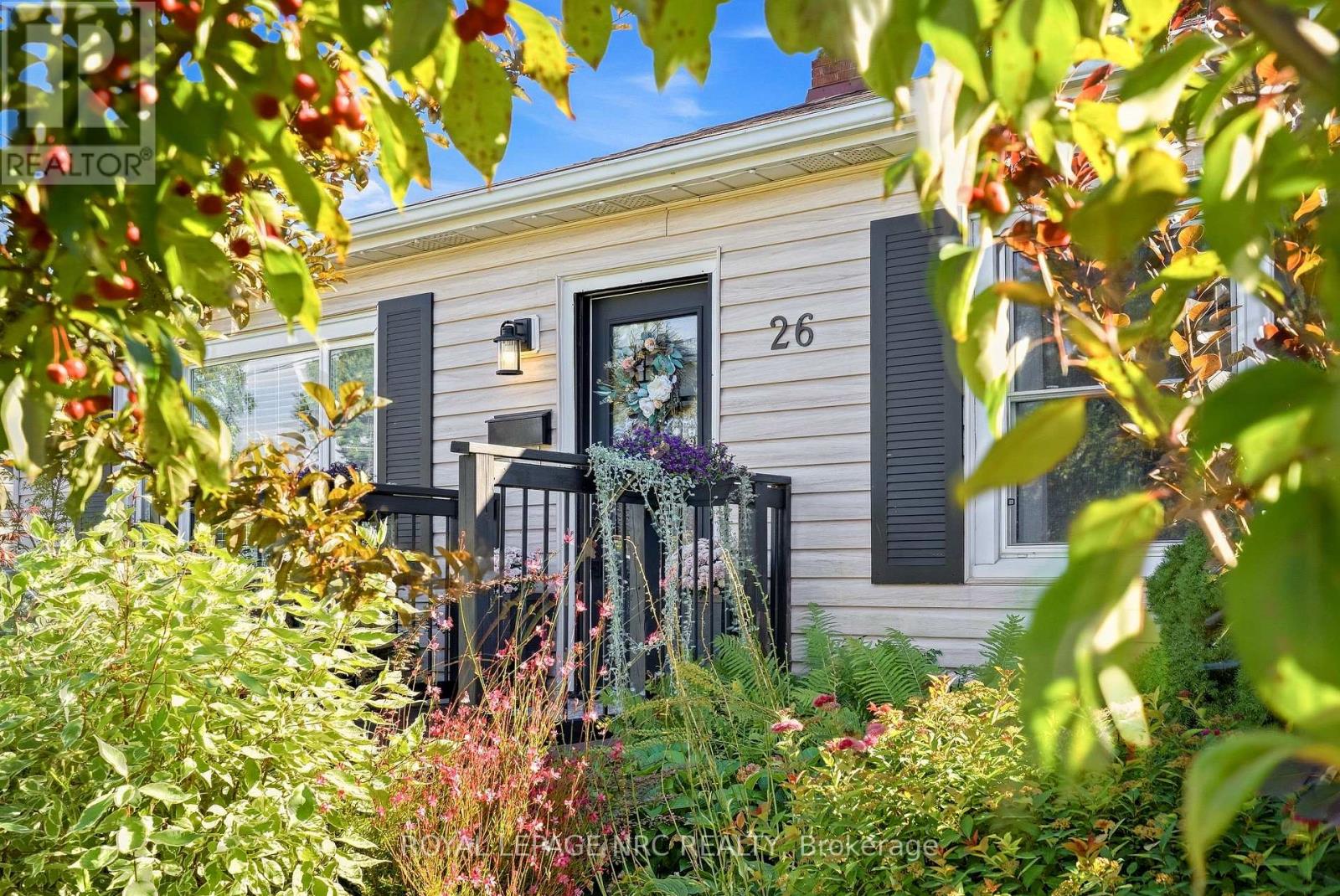26 Battersea Avenue, St. Catharines, Ontario  L2P 1L7 - Photo 3 - X13833640