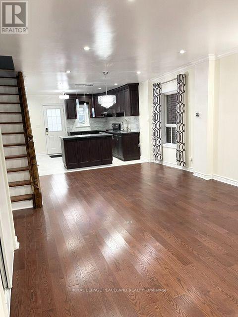 606 Coxwell Avenue, Toronto, Ontario  M4C 3B6 - Photo 6 - E13833632