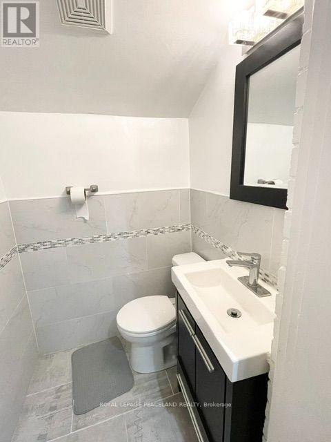 606 Coxwell Avenue, Toronto, Ontario  M4C 3B6 - Photo 9 - E13833632