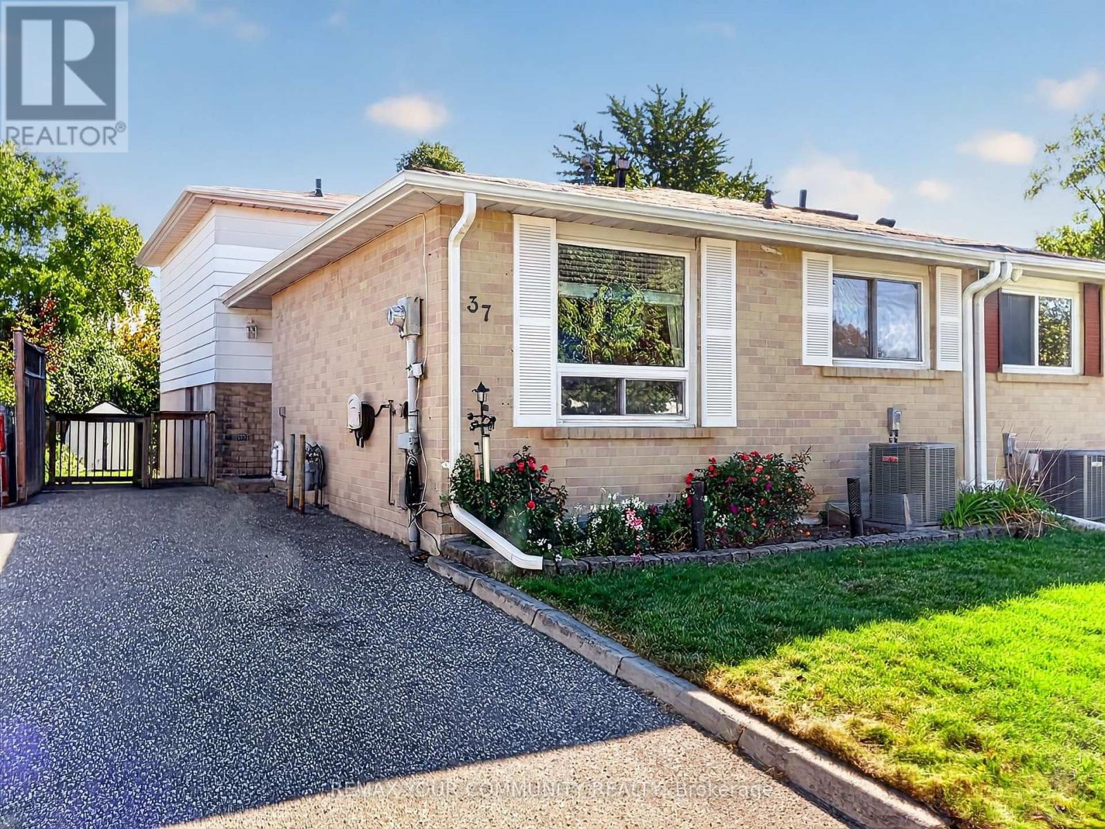 37 Coxworth Crescent, Toronto, Ontario  M1B 1E2 - Photo 2 - E13833648