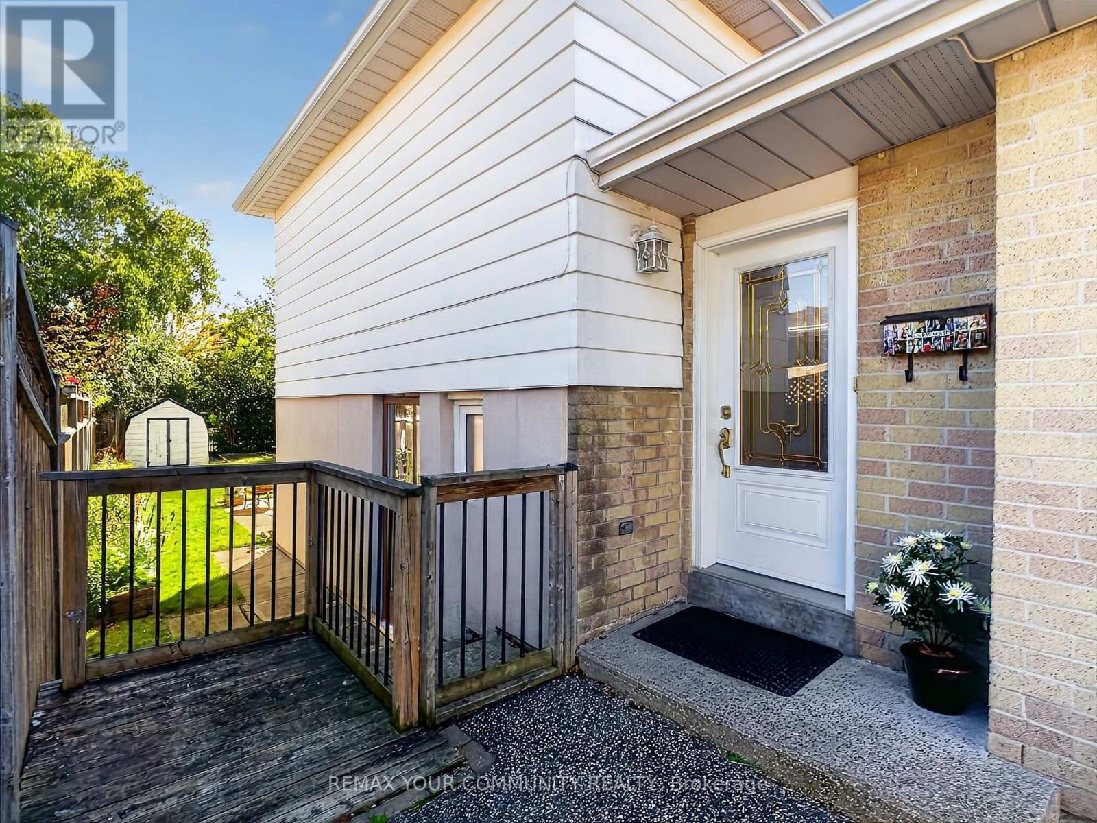37 Coxworth Crescent, Toronto, Ontario  M1B 1E2 - Photo 3 - E13833648