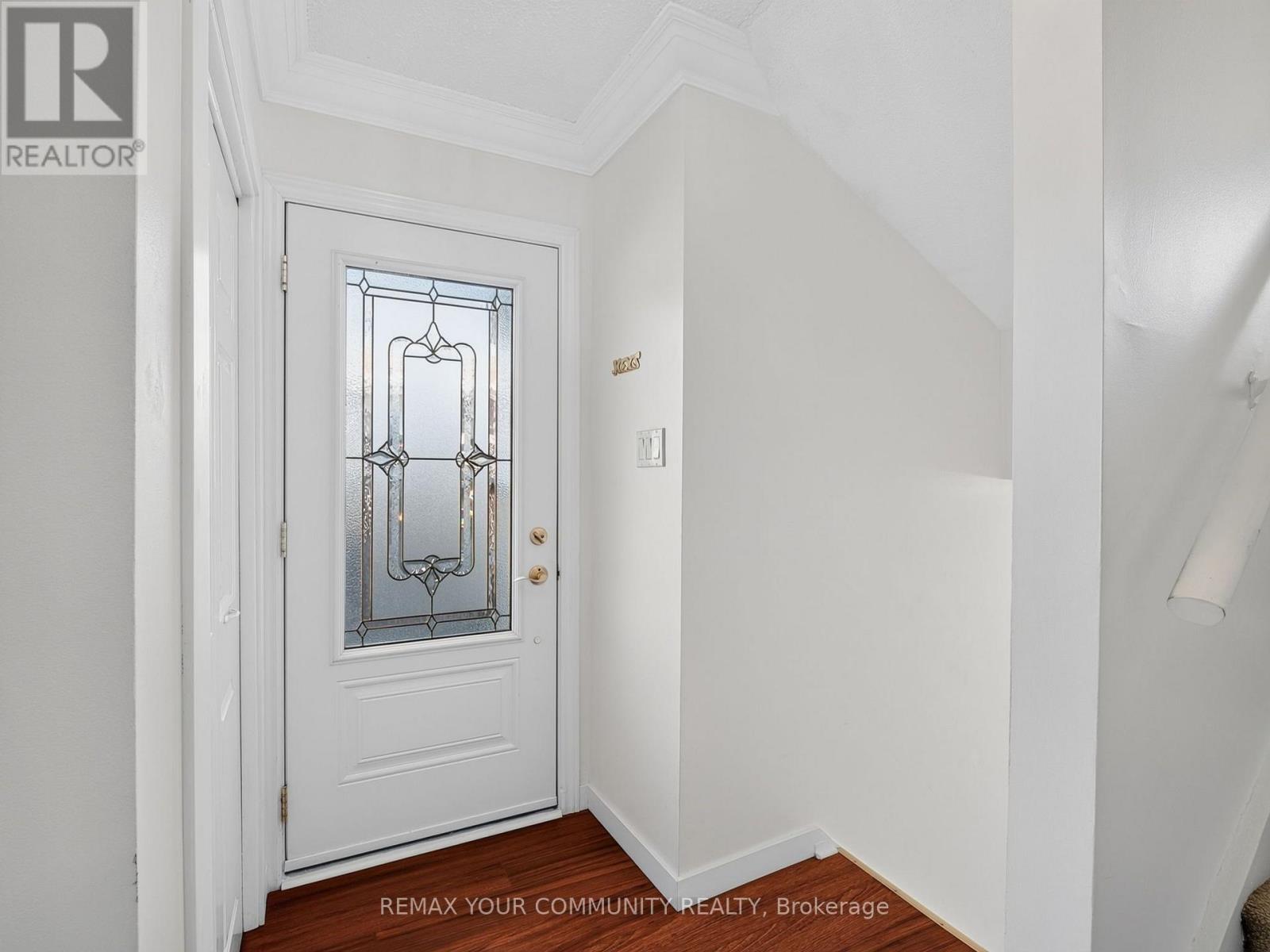 37 Coxworth Crescent, Toronto, Ontario  M1B 1E2 - Photo 4 - E13833648