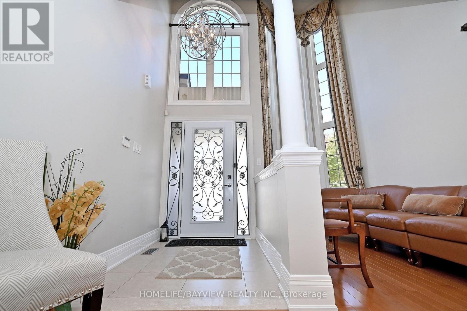 59 Vitlor Drive, Richmond Hill, Ontario  L4E 0G3 - Photo 4 - N13833664