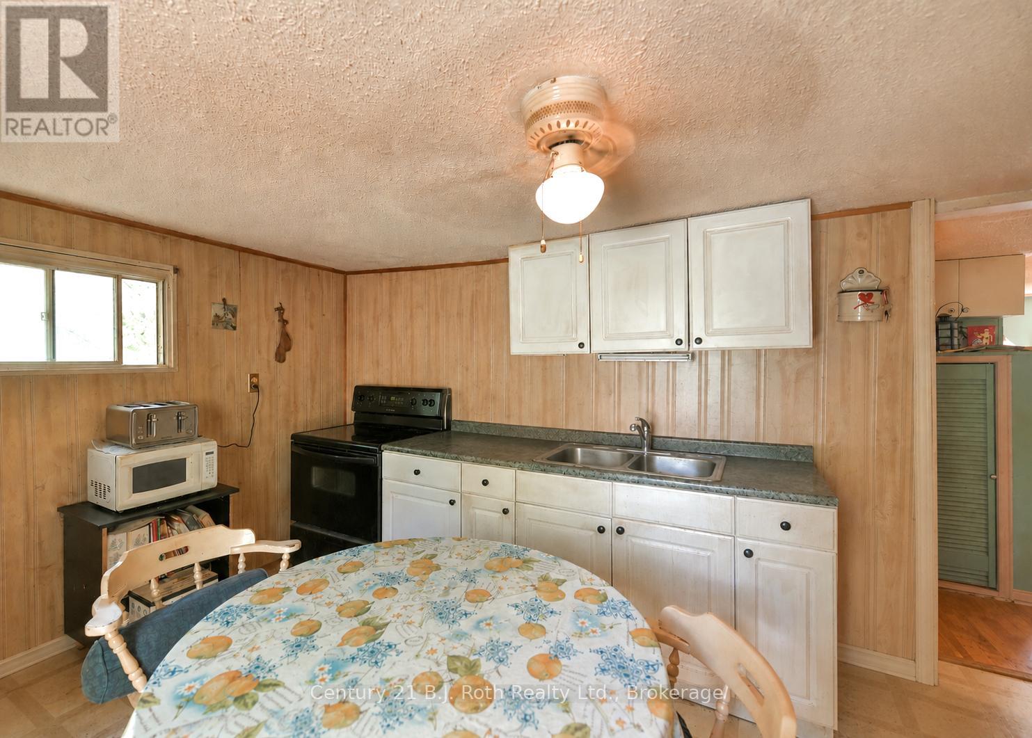 3427 Coronation Avenue, Severn, Ontario  L0K 1G0 - Photo 8 - S13833656