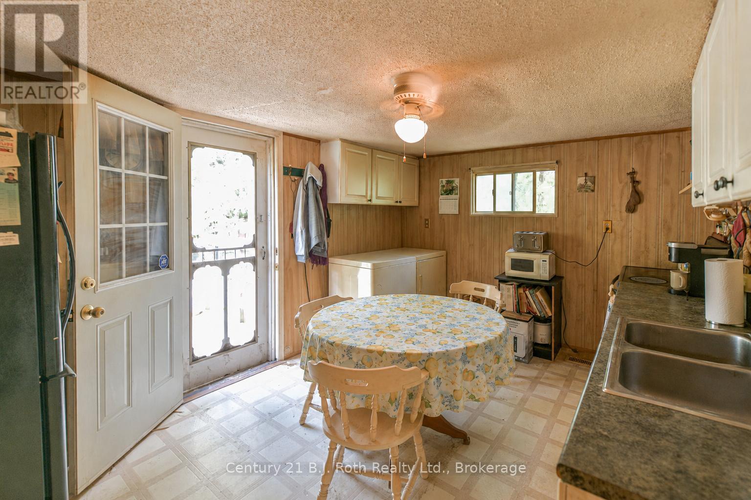 3427 Coronation Avenue, Severn, Ontario  L0K 1G0 - Photo 9 - S13833656