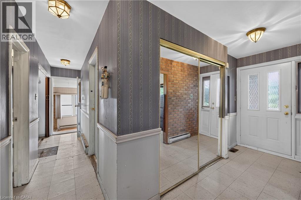 1619 Snake Road, Burlington, Ontario  L7P 4Y9 - Photo 7 - 40866478